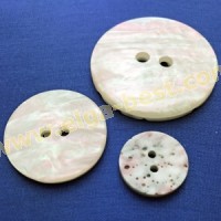Pearl buttons B2-4014