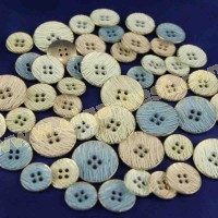Buttons woodgrain