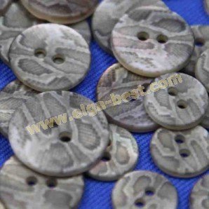 Buttons 2-holes snake print