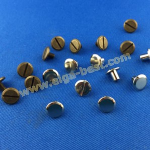 Adjustment screws smooth and screw