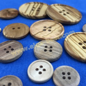 Wooden button with edge